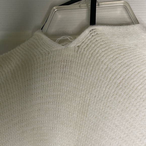 Fringed poncho - Picture 3 of 4